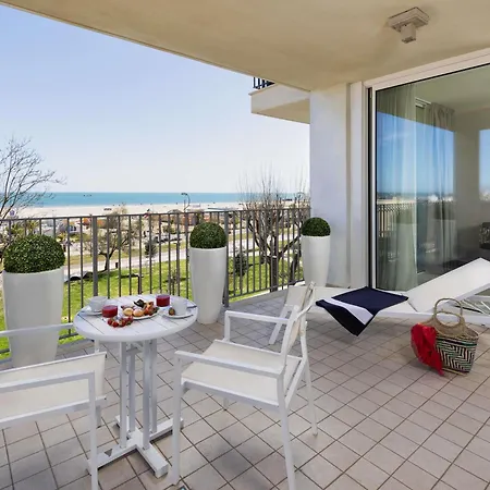 Mercure Rimini Lungomare Exterior photo