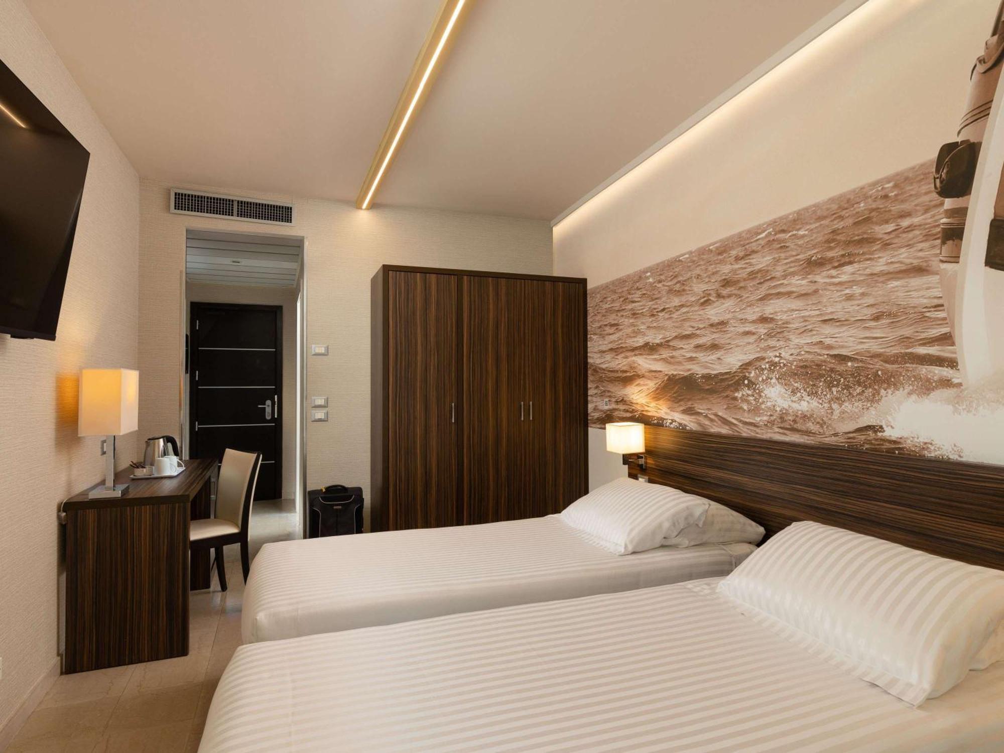 Mercure Lungomare 4*